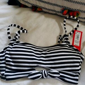 Ribbed black and white stripes bikini top